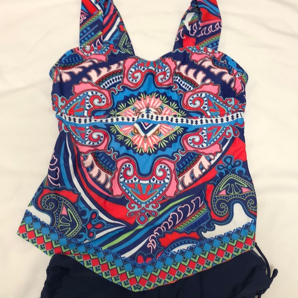 Cute colorful 2 piece swimsuit size Large - Picture 1 of 8
